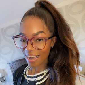 Meet your Posher, Candi